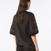 Camisola em gaze de rami e bordado inglês, preta Camisola em gaze de rami e bordado inglês, preta