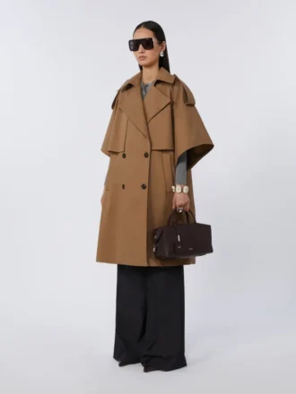 Capa em gabardine repelente à água, estilo colonial
