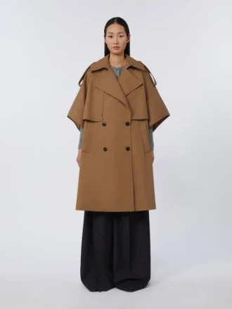 Capa em gabardine repelente à água, estilo colonial