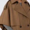 Capa em gabardine repelente à água, estilo colonial