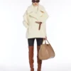 Capa em tecido de alpaca e lã teddy, branco óptico Capa em tecido de alpaca e lã teddy, branco óptico