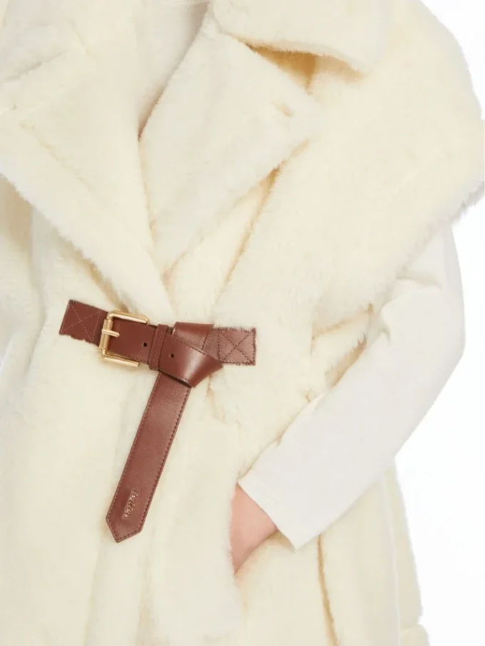 Capa em tecido de alpaca e lã teddy, branco óptico Capa em tecido de alpaca e lã teddy, branco óptico