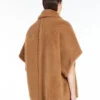 Capa em tecido Teddy, cor camelo Capa em tecido Teddy, cor camelo