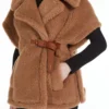 Capa em tecido Teddy, cor camelo Capa em tecido Teddy, cor camelo
