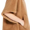 Capa em tecido Teddy, cor camelo Capa em tecido Teddy, cor camelo