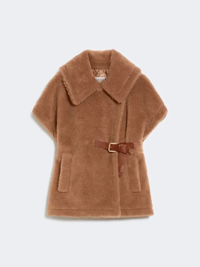 Capa em tecido Teddy, cor camelo Capa em tecido Teddy, cor camelo