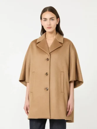 Capa oversized em tecido de caxemira, cor camelo Capa oversized em tecido de caxemira, cor camelo
