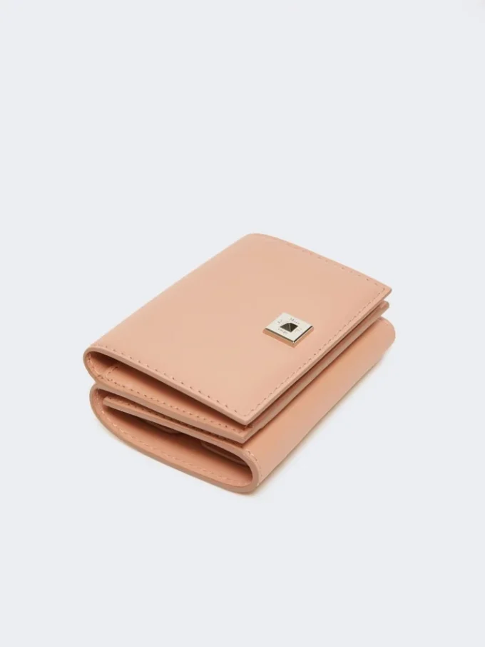 Carteira de couro com três dobras, cor-de-rosa Carteira de couro com três dobras, cor-de-rosa