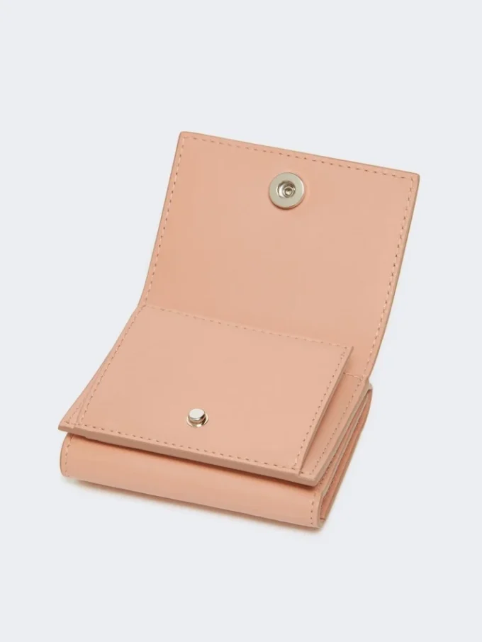 Carteira de couro com três dobras, cor-de-rosa Carteira de couro com três dobras, cor-de-rosa