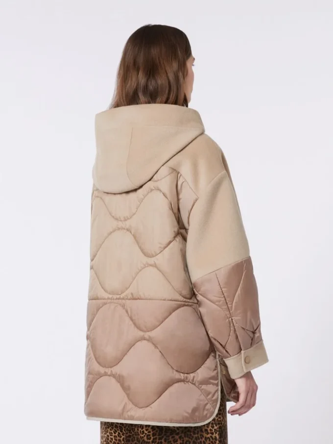 Casaco acolchoado em lã e nylon reversível, cor camelo Casaco acolchoado em lã e nylon reversível, cor camelo