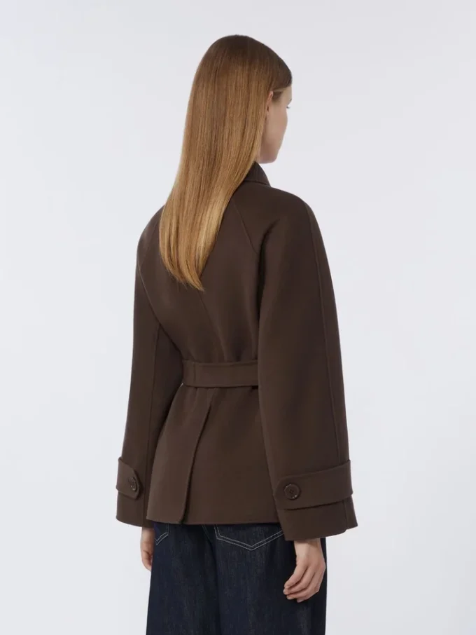 Casaco curto de Pure Wool com botões duplos, cor chocolate Casaco curto de Pure Wool com botões duplos, cor chocolate