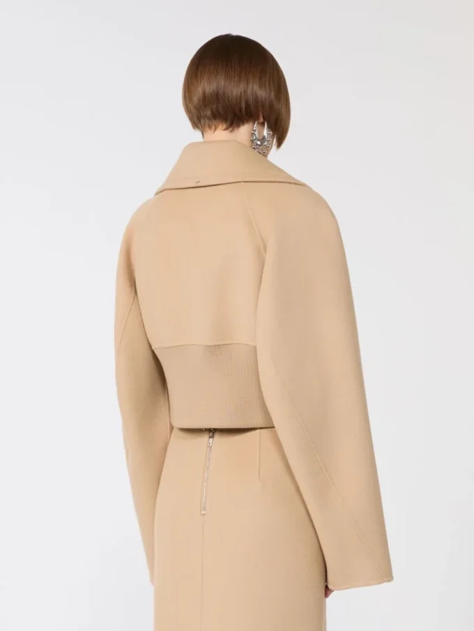 Casaco curto de Pure Wool, cor caramelo Casaco curto de Pure Wool, cor caramelo