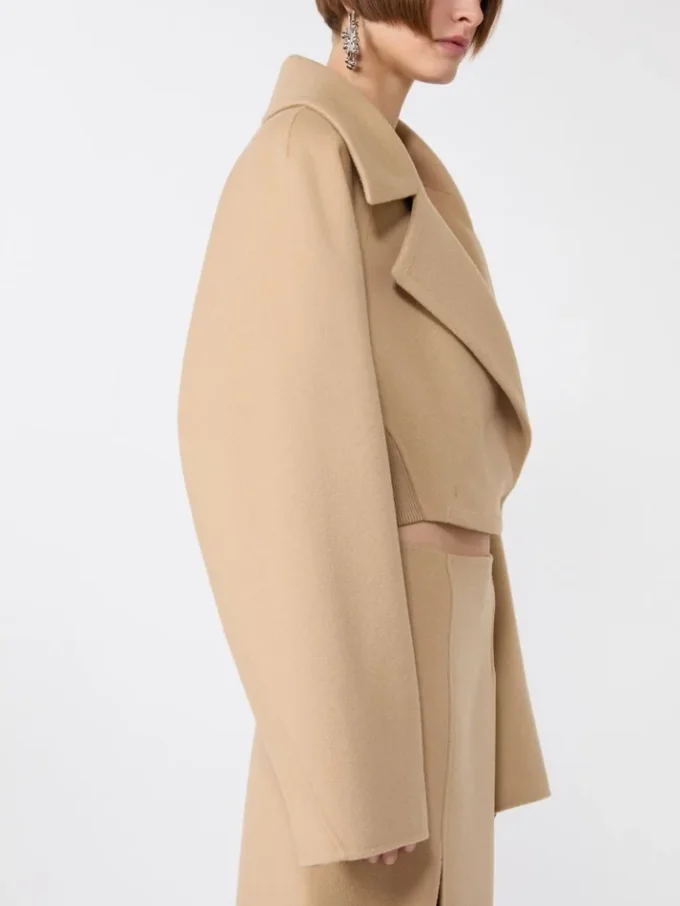Casaco curto de Pure Wool, cor caramelo Casaco curto de Pure Wool, cor caramelo