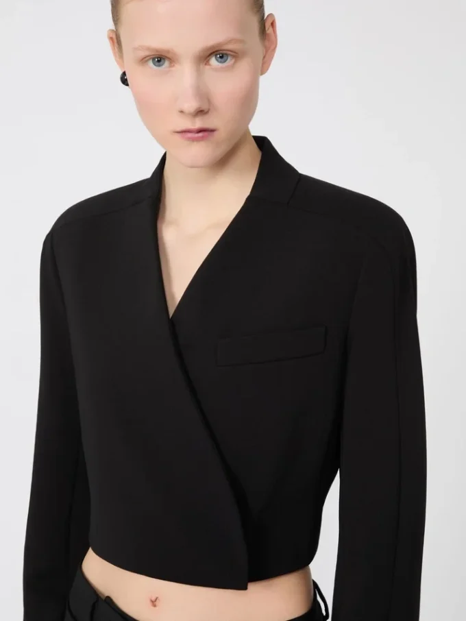 Casaco curto em jersey, preto Casaco curto em jersey, preto