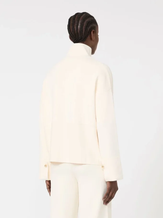 Casaco de malha em crepe de viscose, cor marfim Casaco de malha em crepe de viscose, cor marfim