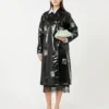 Casaco midi tipo trench em gabardina com efeito vinil, preto