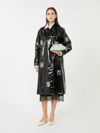 Casaco midi tipo trench em gabardina com efeito vinil, preto