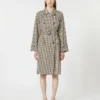Casaco trench em sarja estampado e repelente à água, cor café Casaco trench em sarja estampado e repelente à água, cor café