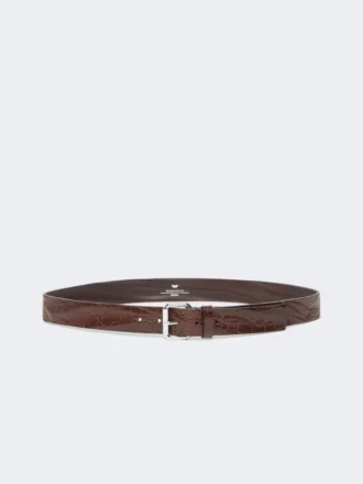 Cinto em pele com padrão de crocodilo, castanho