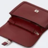 Clutch em pele lisa, cor bordô Clutch em pele lisa, cor bordô