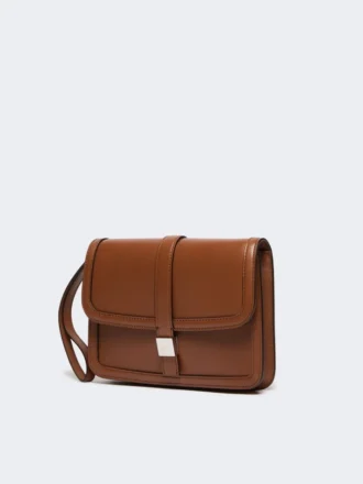 Clutch em pele lisa, cor tabaco