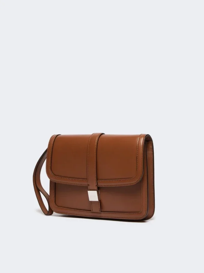 Clutch em pele lisa, cor tabaco