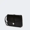 Clutch em pele lisa, preta