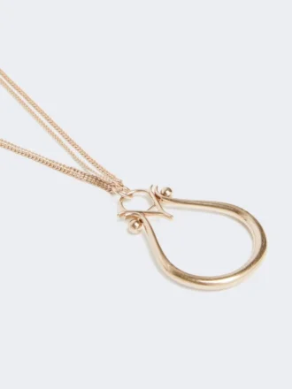 Colar com pendente com monograma, dourado