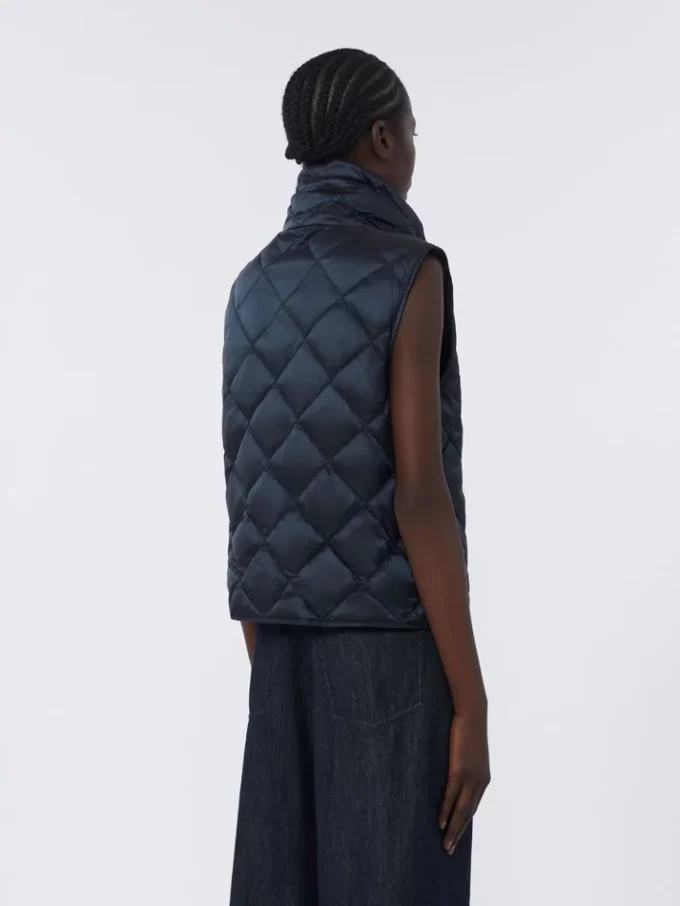 Colete acolchoado em lona de nylon repelente à água, azul-escuro Colete acolchoado em lona de nylon repelente à água, azul-escuro