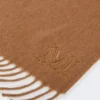 Estola em camelo com monograma bordado, camelo