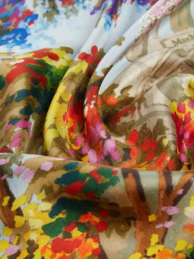 Foulard de seda estampado, amarelo claro Foulard de seda estampado, amarelo claro