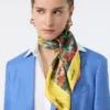 Foulard de seda estampado, amarelo claro Foulard de seda estampado, amarelo claro