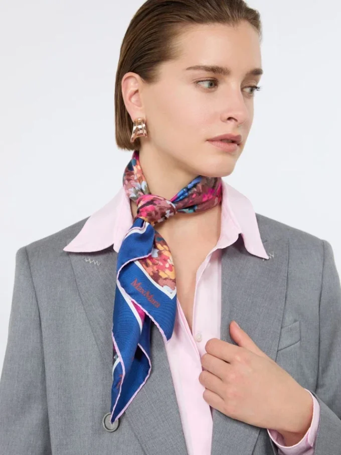 Foulard de seda estampado, azul-escuro Foulard de seda estampado, azul-escuro