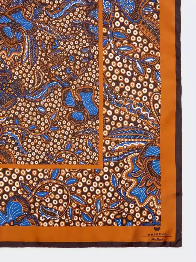Foulard de seda estampado, castanho avelã Foulard de seda estampado, castanho avelã