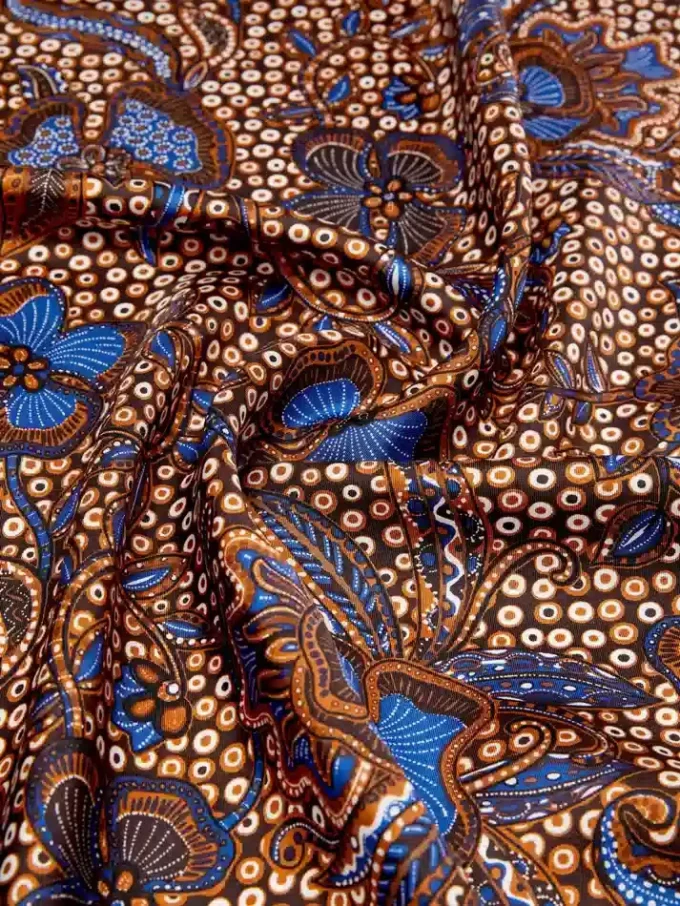 Foulard de seda estampado, castanho avelã Foulard de seda estampado, castanho avelã
