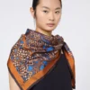 Foulard de seda estampado, castanho avelã Foulard de seda estampado, castanho avelã