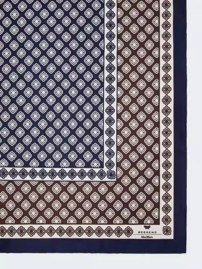 Foulard de seda estampado, cor lama
