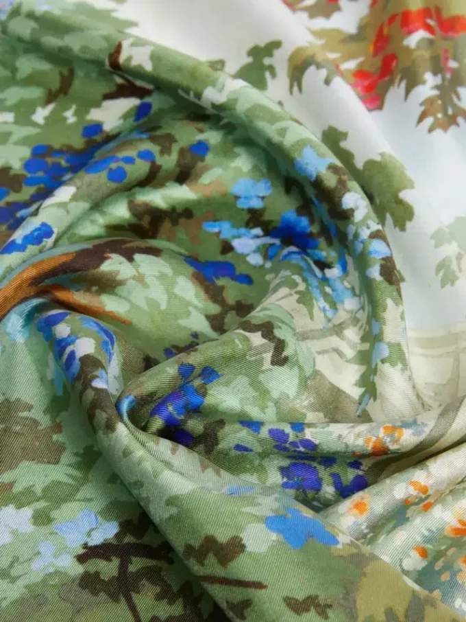 Foulard de seda estampado, rosa antigo Foulard de seda estampado, rosa antigo