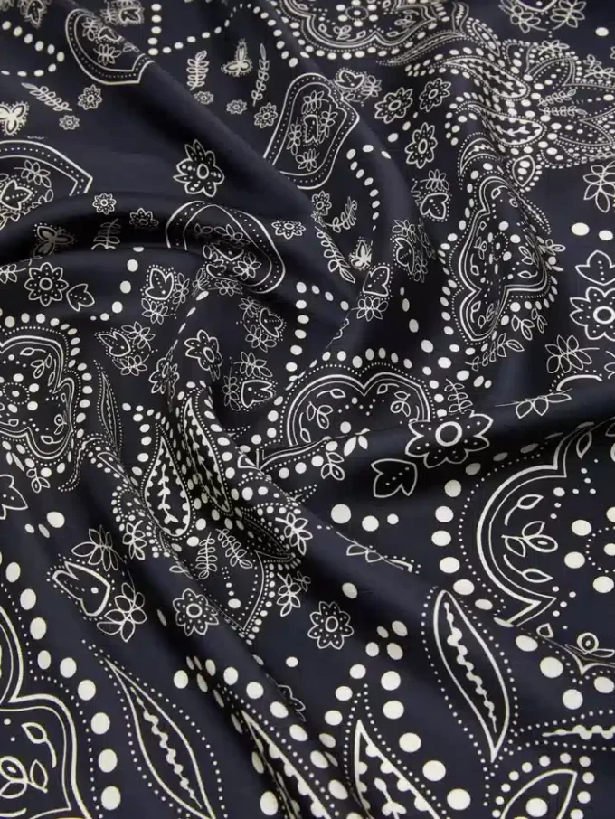 Foulard quadrado de seda estampado, azul-escuro Foulard quadrado de seda estampado, azul-escuro