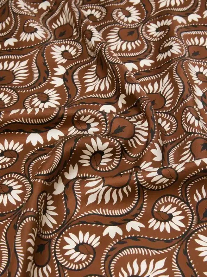Foulard quadrado de seda estampado, cor caramelo Foulard quadrado de seda estampado, cor caramelo
