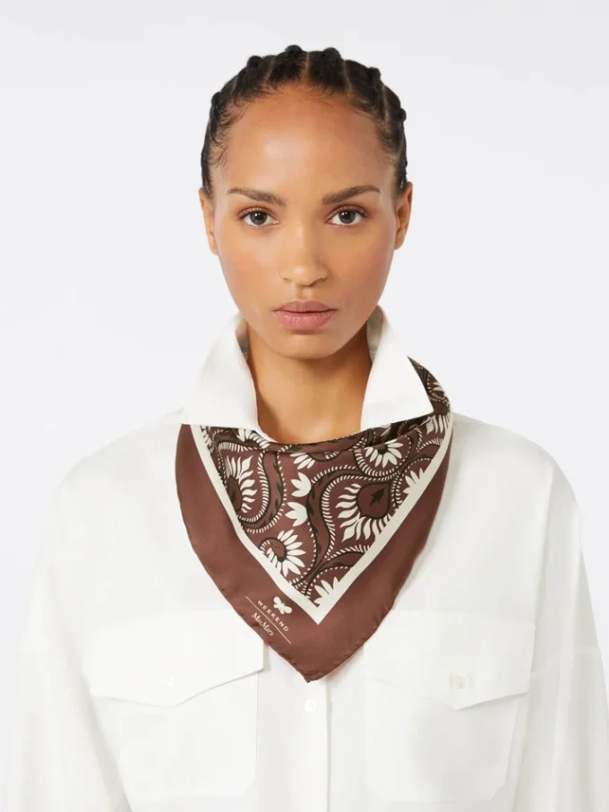 Foulard quadrado de seda estampado, cor caramelo Foulard quadrado de seda estampado, cor caramelo