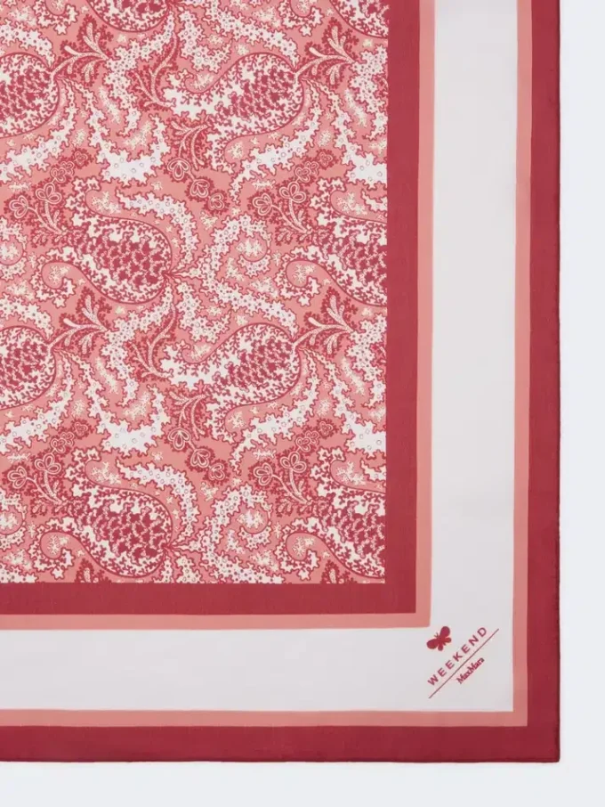 Lenço quadrado maxi em modal e seda, cor salmão Lenço quadrado maxi em modal e seda, cor salmão