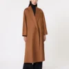 Ludmilla Coat, tabaco