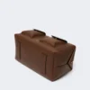 Mala Boston grande em pele com bolsos, castanha Mala Boston grande em pele com bolsos, castanha