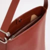 Mala de compras em pele com fivela em S, cor ferrugem