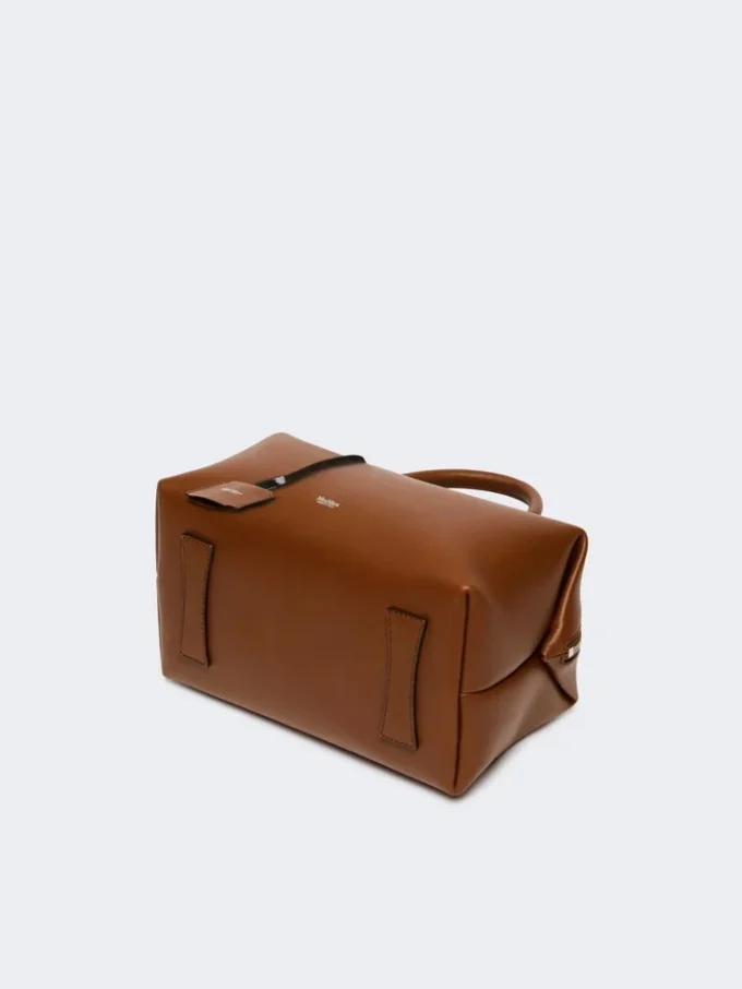 Mala tipo bowler média em pele natural, castanho âmbar Mala tipo bowler média em pele natural, castanho âmbar