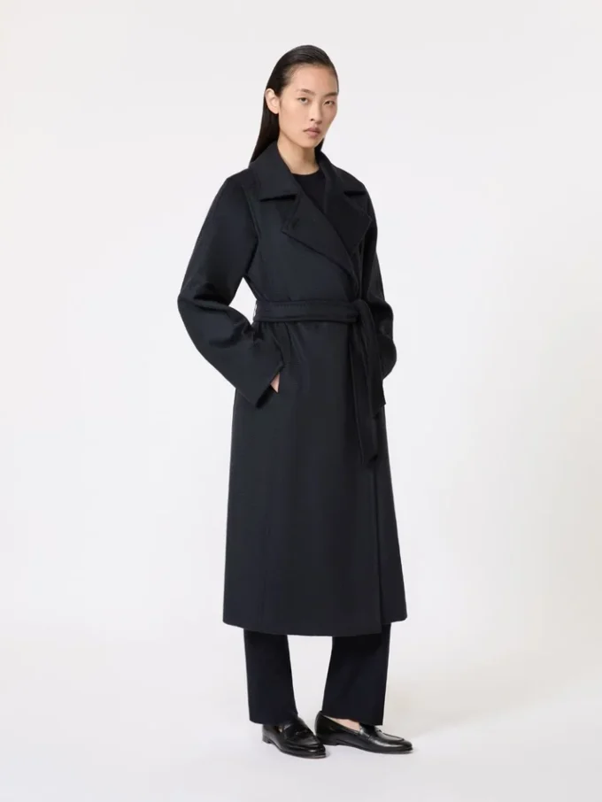 Manuela Coat, azul ultramar