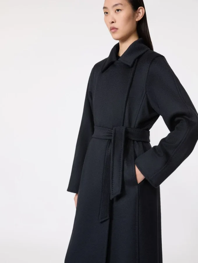 Manuela Coat, azul ultramar