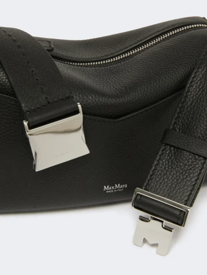 Micro-bolsa em pele de baixo brilho, preta