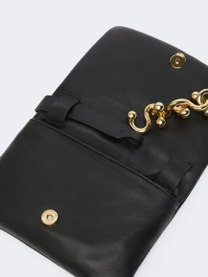 Mini bolsa Soffy acolchoada em pele napa, preta Mini bolsa Soffy acolchoada em pele napa, preta